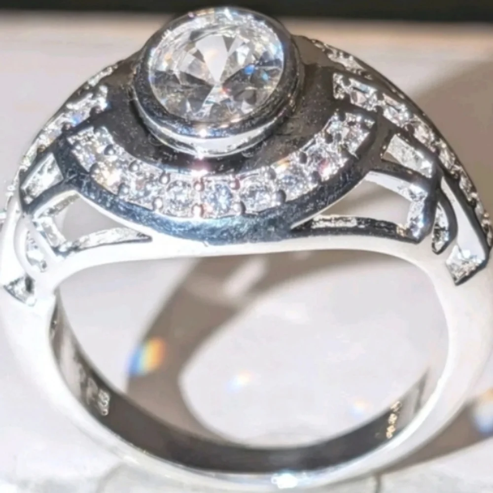 High Quality Sophistication Mens 925 Silver Ring Halo Centerpiece Sz9